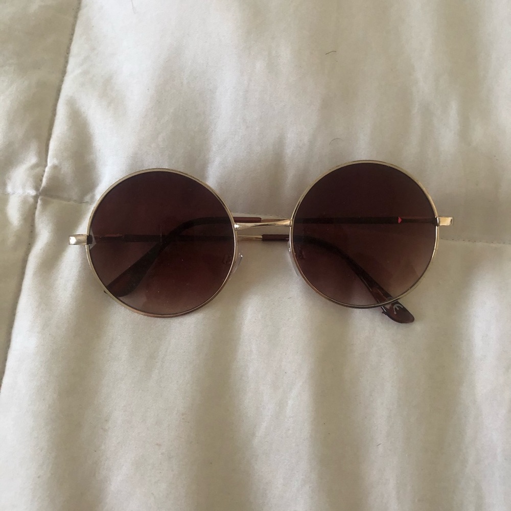 Circle sunglasses 🕶